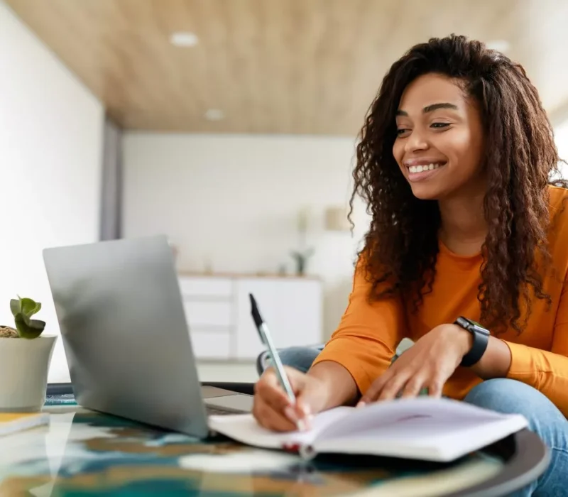professora-curso-online-nova-escola-curso-gratuito-curso-online-curso-com-certificado